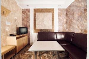 Dry sauna — plunge pool