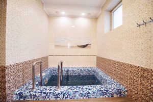Wet sauna — loungers